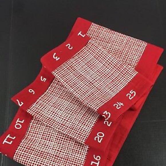 Advent Count Down to Christmas Table Runner. - Picture 2 of 8